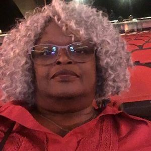 Meet your Posher, Caroline